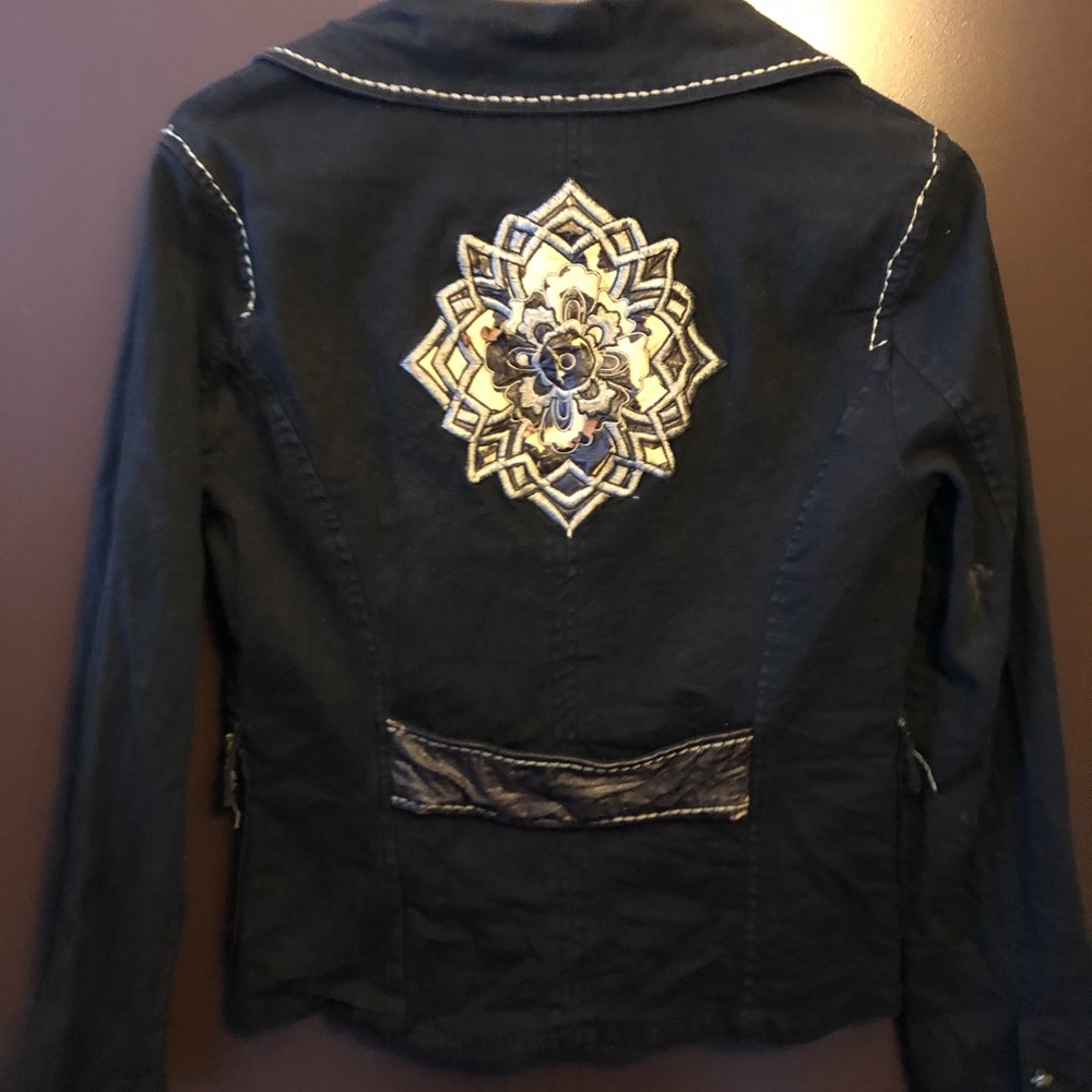 Black jacket - Picture 2 of 4